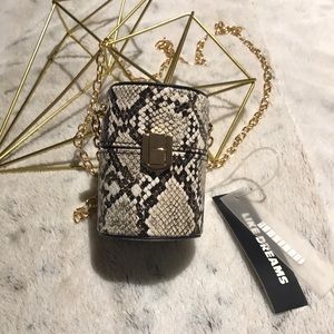 Beautiful crossbody/shoulder purse 🐍print 🤎🤍